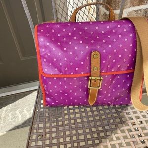 Authentic Fossil Crossbody Coated in Fuchsia